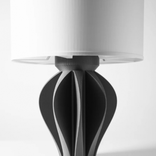 Çok Katmanlı Siyah Örgü/Delikli Taban Masa Lambası