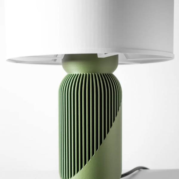 Çok Katmanlı Yeşil Örgü-Delikli Taban Masa Lambası