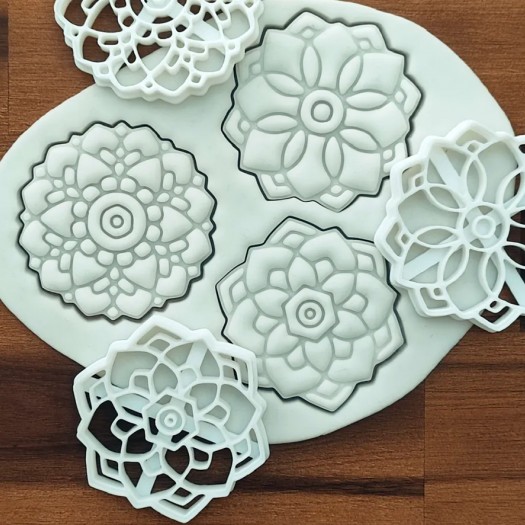 3D Baskı Mandala Desenli Kurabiye Kalıbı Seti – 3lü 3D Baskı Mandala Desenli Kurabiye Kalıbı Seti – 3lü
