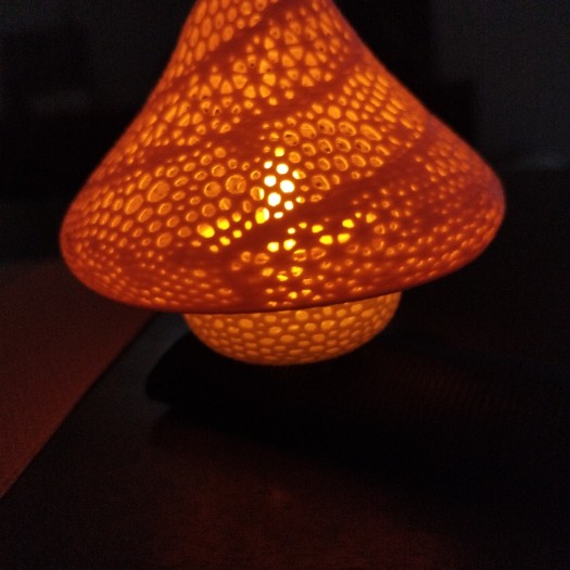 Büyülü Orman: Delikli Mantar Tealight Mumluk