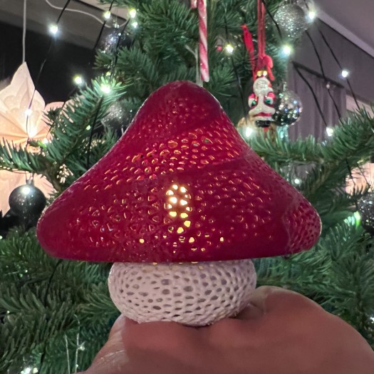 Büyülü Orman: Delikli Mantar Tealight Mumluk