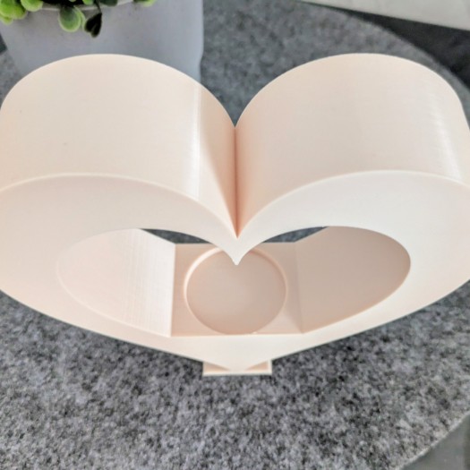 Minimalist Kalp Formunda 3D Baskı Tealight Mumluk Minimalist Kalp Formunda 3D Baskı Tealight Mumluk