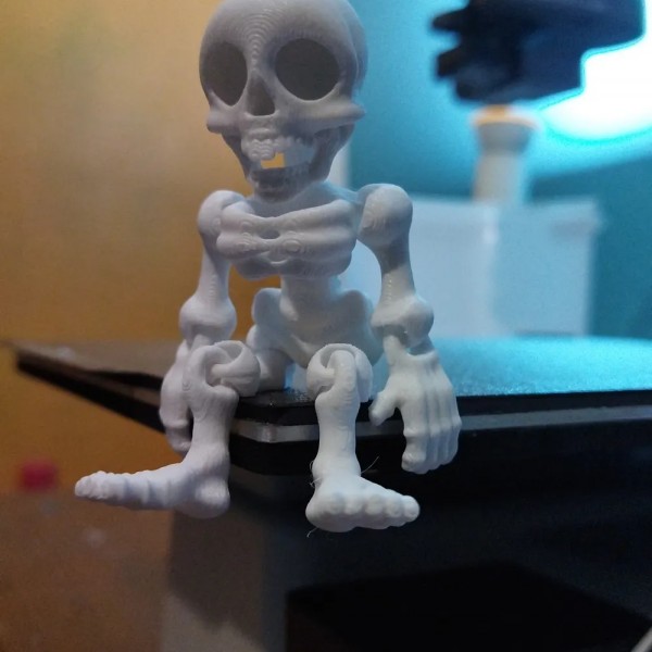 Sevimli Oturan İskelet 3D Baskı Anahtarlık