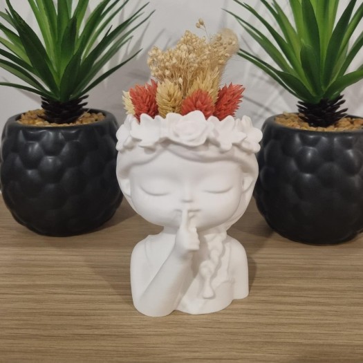 Sessiz Prenses Figürlü Dekoratif Saksı