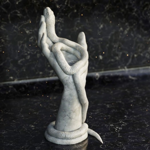 Yılan Sarılı El Saksısı