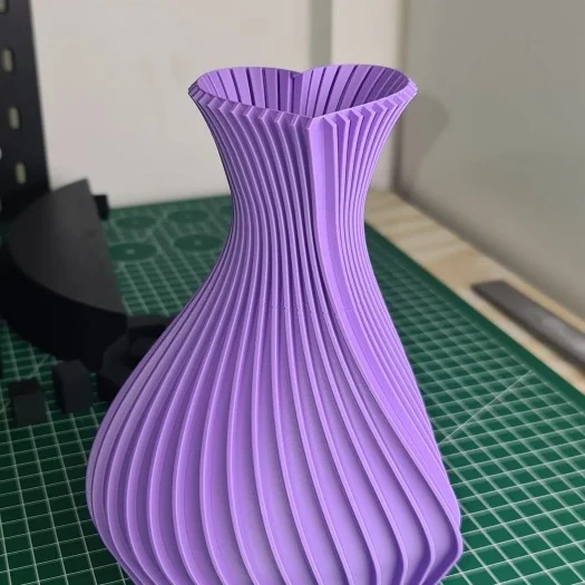 3D Baskı Dalgalı Modern Dekoratif Vazo 3D Baskı Dalgalı Modern Dekoratif Vazo