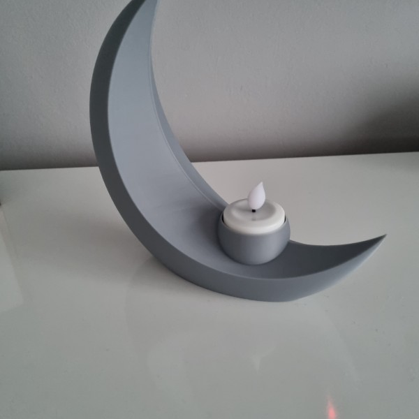 Altın Hilal: Minimalist Ay Formunda Tealight Mumluk Altın Hilal: Minimalist Ay Formunda Tealight Mumluk