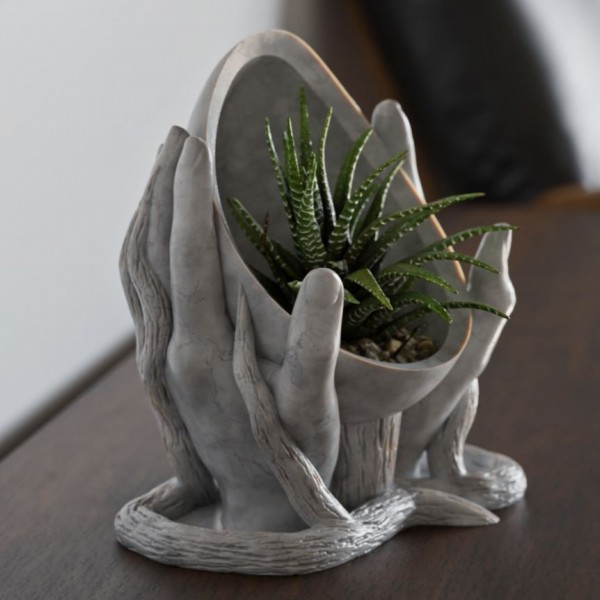 Koruyucu Eller Sukulent Saksısı 